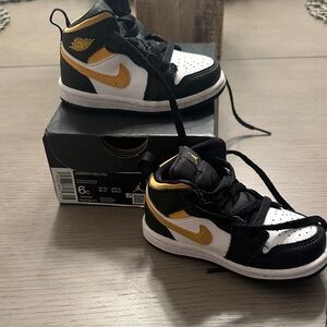Nike Kids' Mid-Top Sneakers in Black White and Gold